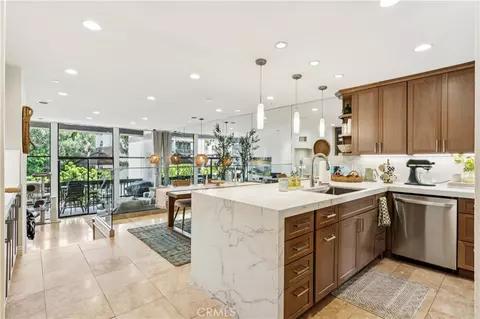 8212 Marina Pacifica N, Long Beach, CA 90803