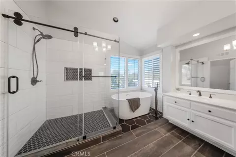 Bath - 7700 Westpark, Riverside, CA 92506 photo 2 of 8