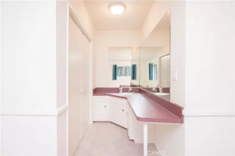 Bath - 4227 Miramonte Pl, Riverside, CA 92501 photo 3 of 3