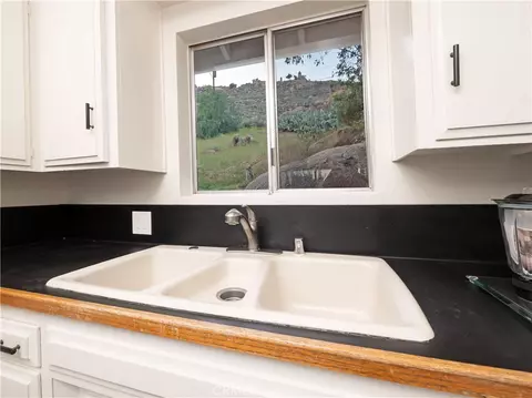 Kitchen - 4227 Miramonte Pl, Riverside, CA 92501 photo 1 of 2
