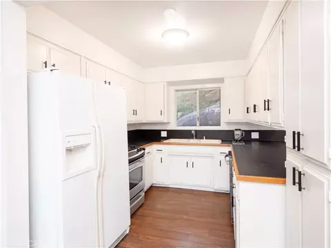 Kitchen - 4227 Miramonte Pl, Riverside, CA 92501 photo 2 of 2