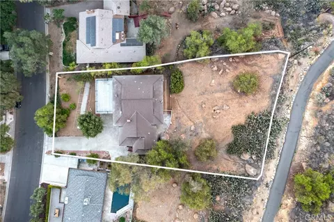 View/Area - 4227 Miramonte Pl, Riverside, CA 92501 photo 2 of 4