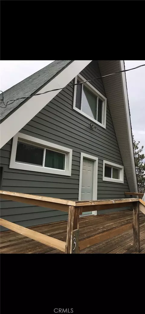 340 Bobcat Rd, Green Valley Lake, CA 92314