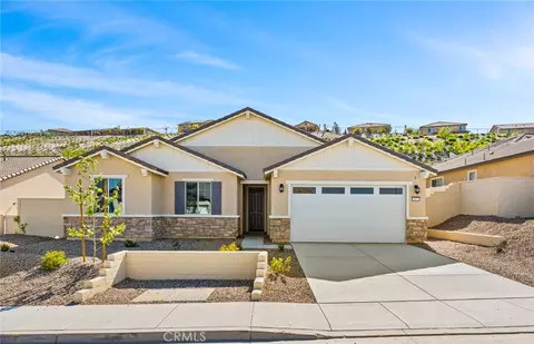 4057 Hudson Ln, Lake Elsinore, CA 92530