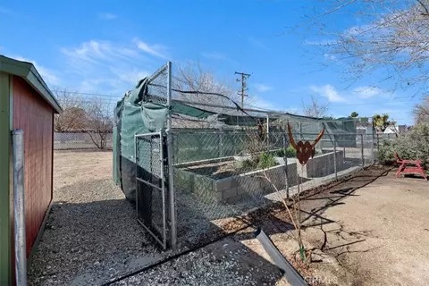 Exterior - 9860 Alta Mesa Ave, Phelan, CA 92371 photo 14 of 22