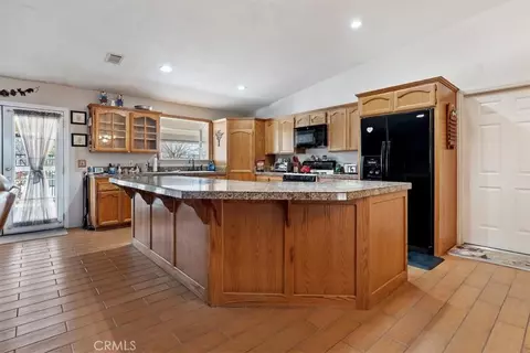 Kitchen - 9860 Alta Mesa Ave, Phelan, CA 92371 photo 1 of 4