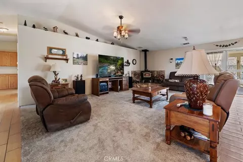 Living - 9860 Alta Mesa Ave, Phelan, CA 92371 photo 3 of 5