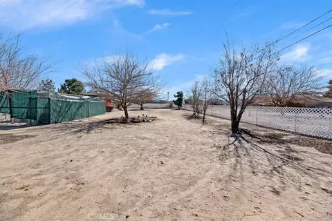 Exterior - 9860 Alta Mesa Ave, Phelan, CA 92371 photo 16 of 22
