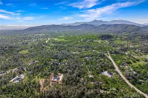 9200 Silver King Rd, Redding, CA 96001 photo 5