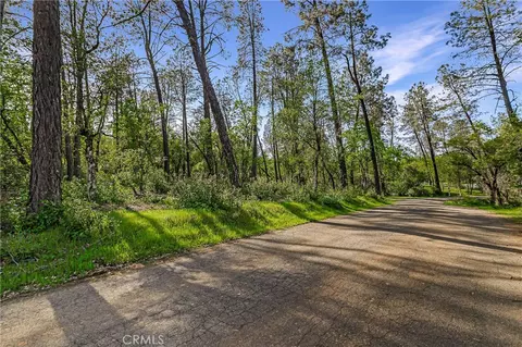 9200 Silver King Rd, Redding, CA 96001 photo 2