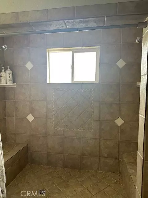 Bath - 2311 Volya Ct, Colton, CA 92324 photo 4 of 9