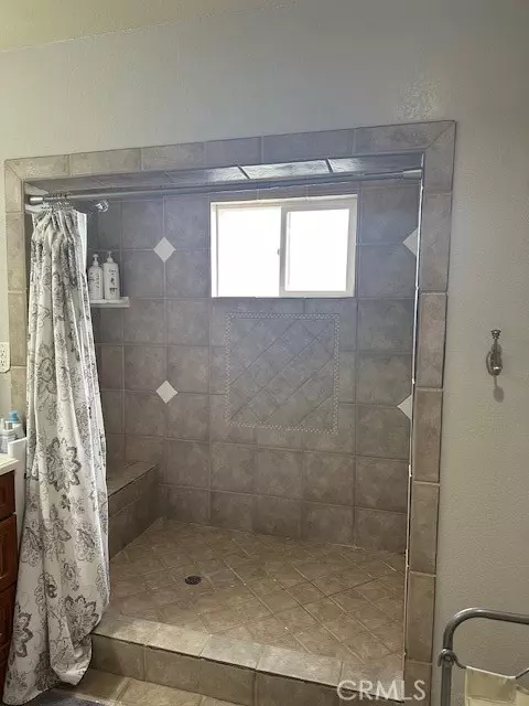 Bath - 2311 Volya Ct, Colton, CA 92324 photo 3 of 9
