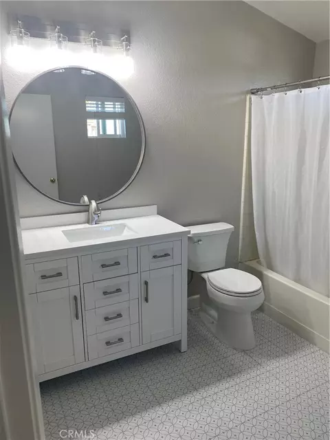 Bath - 2311 Volya Ct, Colton, CA 92324 photo 8 of 9