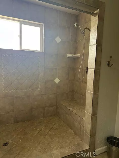 Bath - 2311 Volya Ct, Colton, CA 92324 photo 5 of 9