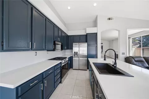 Kitchen - 45043 Corte Alegra, Temecula, CA 92592 photo 2 of 3