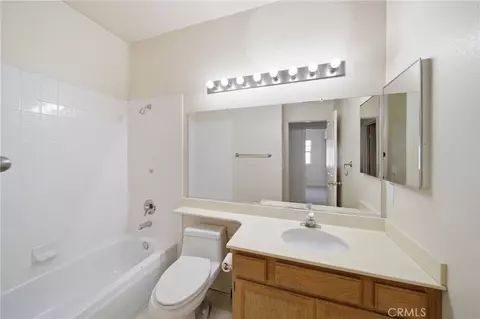 Bath - 45043 Corte Alegra, Temecula, CA 92592 photo 3 of 3