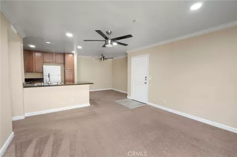 1010 La Terraza #207, Corona, CA 92879
