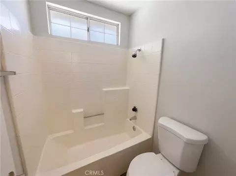Bath - 1947 Neptune Dr, Perris, CA 92571 photo 2 of 5