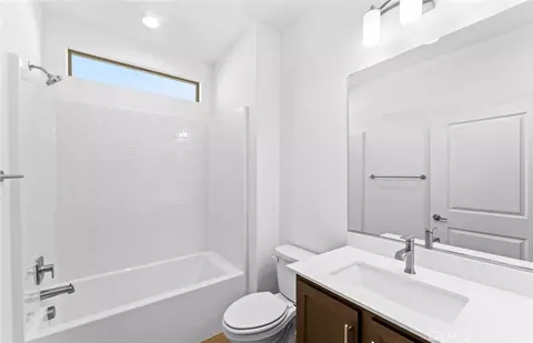 Bath - 25371 Violane Dr, Menifee, CA 92585 photo 1 of 1