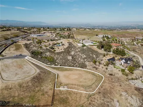 7282 Magnon Ct, Riverside, CA 92506 photo 4