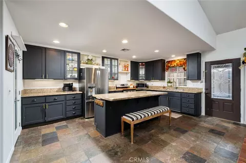 Kitchen - 7575 Rancho Rd, Pinon Hills, CA 92372 photo 1 of 3