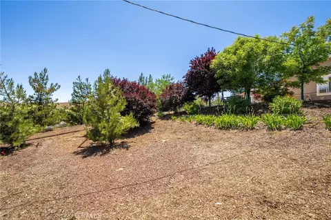 Exterior - 7575 Rancho Rd, Pinon Hills, CA 92372 photo 6 of 11