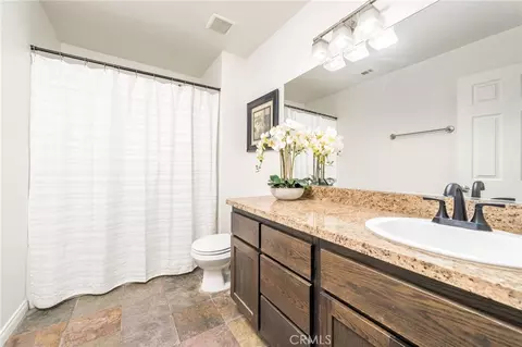 Bath - 7575 Rancho Rd, Pinon Hills, CA 92372 photo 5 of 5