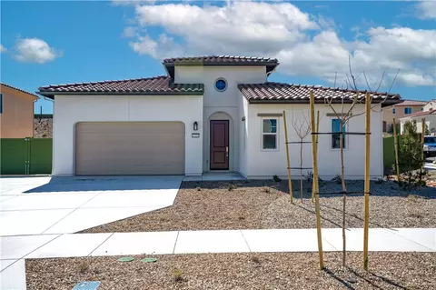 17127 Kent St, Hesperia, CA 92345