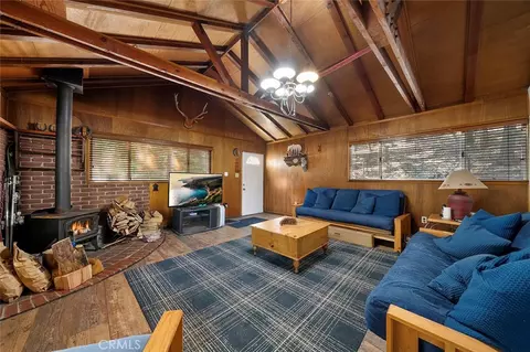 330 Canyon Dr, Cedarpines Park, CA 92322 photo 5