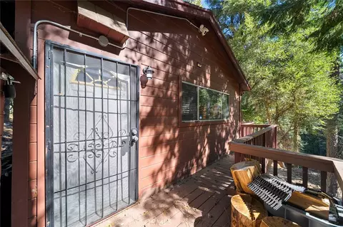 330 Canyon Dr, Cedarpines Park, CA 92322 photo 2