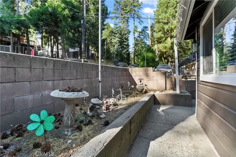 Exterior - 22864 Alder, Crestline, CA 92325 photo 2 of 7