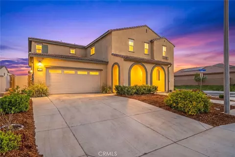 2414 Crater Ave, Rialto, CA 92377