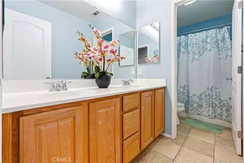 Entry Way - 1923 Brockstone Dr, Perris, CA 92571 photo 5 of 5