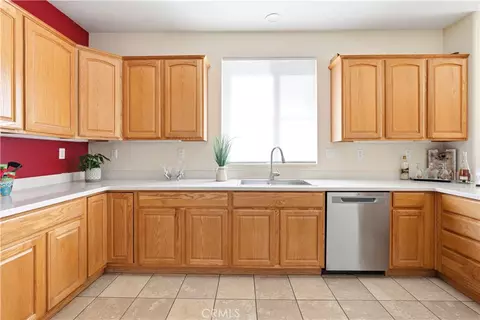 Kitchen - 1923 Brockstone Dr, Perris, CA 92571 photo 2 of 3