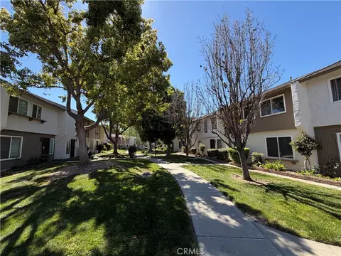 1091 Clark, Riverside, CA 92501 photo 2