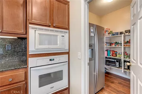Kitchen - 15356 Thistle St, Fontana, CA 92336 photo 6 of 6