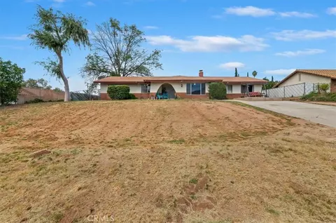 17028 Via Los Caballeros, Riverside, CA 92504