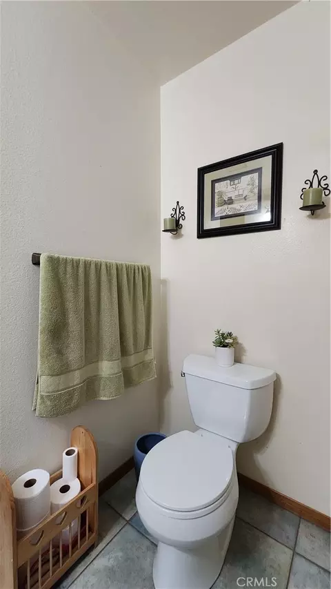 Bath - 23729 Citrus Ave, Perris, CA 92570 photo 2 of 5