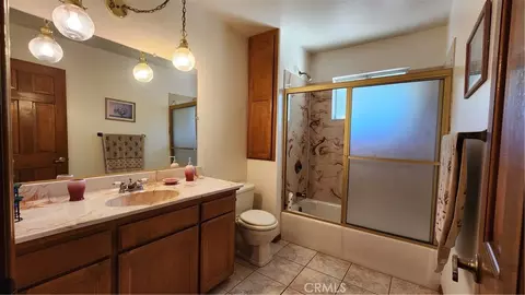 Bath - 23729 Citrus Ave, Perris, CA 92570 photo 5 of 5