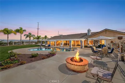 15555 Rancho Viejo Dr, Riverside, CA 92506