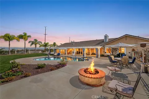 15555 Rancho Viejo Dr, Riverside, CA 92506