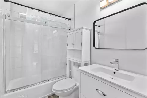 Bath - 1408 Everton, Riverside, CA 92507 photo 1 of 3