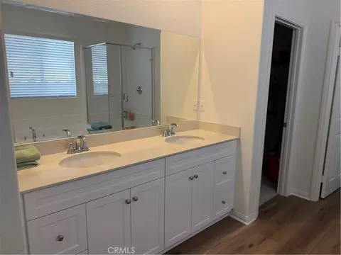 Bath - 7616 Nectarsweet Dr, Riverside, CA 92507 photo 1 of 1