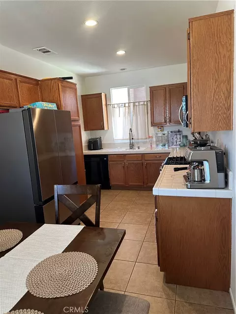 Kitchen - 3913 Manquelo Ct, Perris, CA 92571 photo 1 of 3