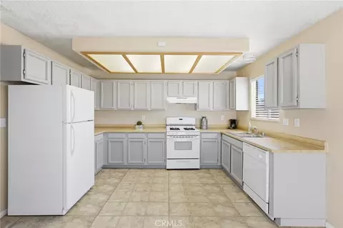 Kitchen - 5378 Chia Ave, Twentynine Palms, CA 92277 photo 1 of 4