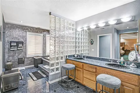 Bath - 7954 Thoroughbred, Rancho Cucamonga, CA 91701 photo 3 of 4