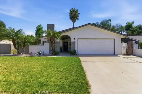 Exterior - 1019 Meadowview Ct, Corona, CA 92880 photo 2 of 13