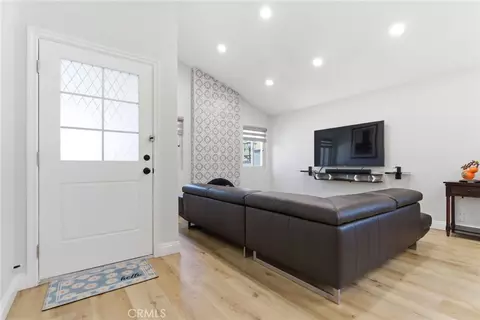 Entry Way - 1019 Meadowview Ct, Corona, CA 92880 photo 1 of 3
