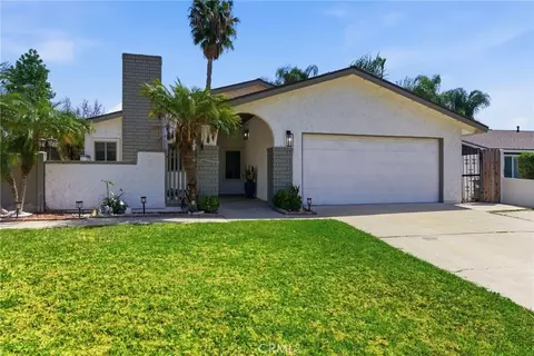 1019 Meadowview Ct, Corona, CA 92880