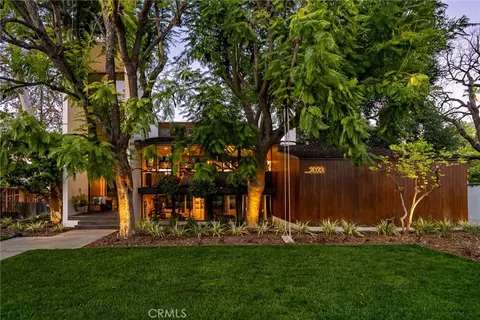 Exterior - 2023 Arroyo Dr, Riverside, CA 92506 photo 10 of 18